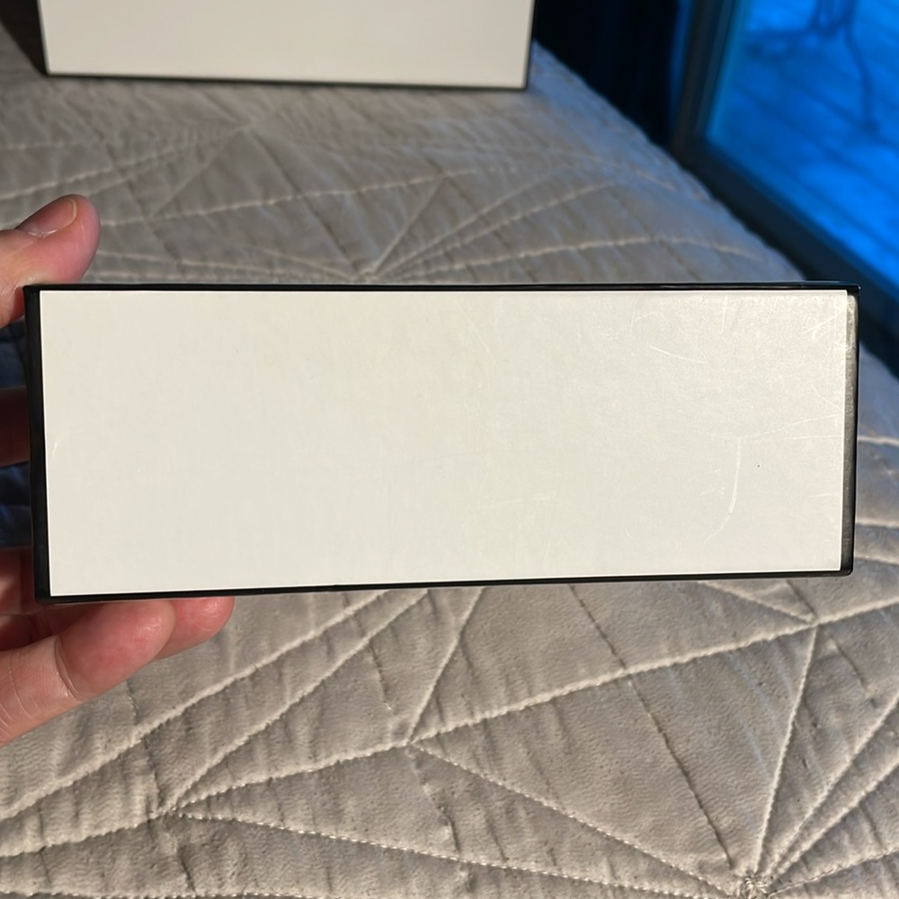Chanel Box with Chanel Ribbon - Picture 5 of 12